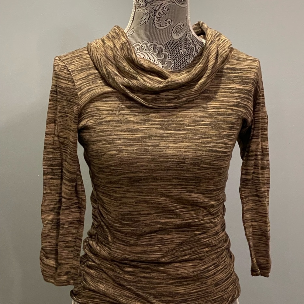 AB Studio Lightweight Sweater
